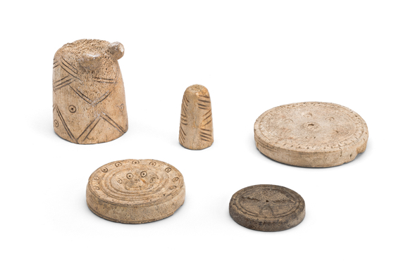 Montmorot (F-39)_Château_Pièces d'échec