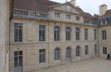 Restauration complète de l’ancien Hôtel de Ruffey à Dijon (MHI). Livraison en 2016. © Bertrand COHENDET