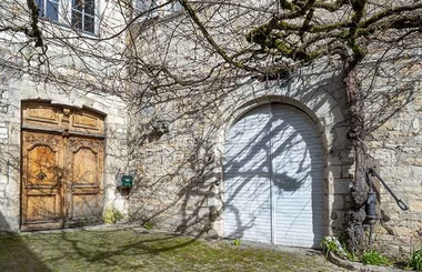 Maison et sa cour. © J. Mongreville