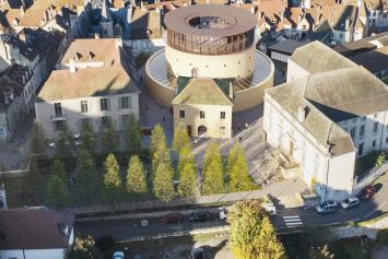 Perspective du projet muséal, avec au centre la prison panoptique © Atelier Novembre