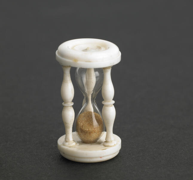Sablier d’une durée de 3 secondes, Anonyme, 18e siècle © Musées d’Art et du Temps, Ville de Besançon